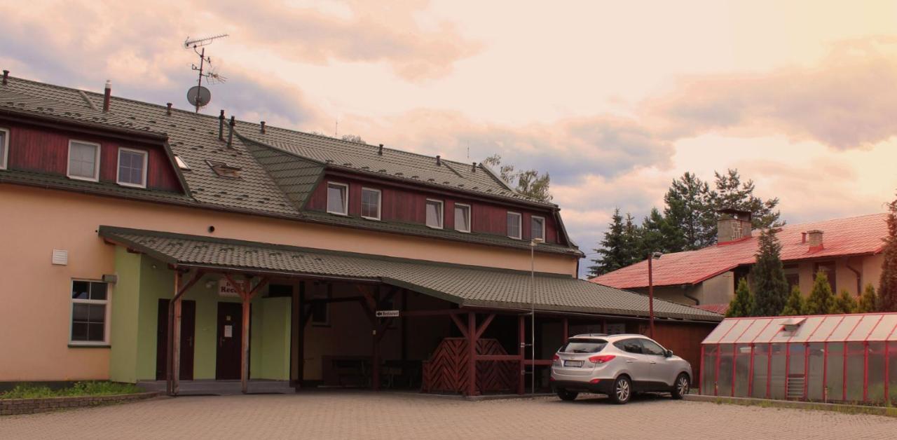 Hotel Pod Zelenou Český Těšín Buitenkant foto