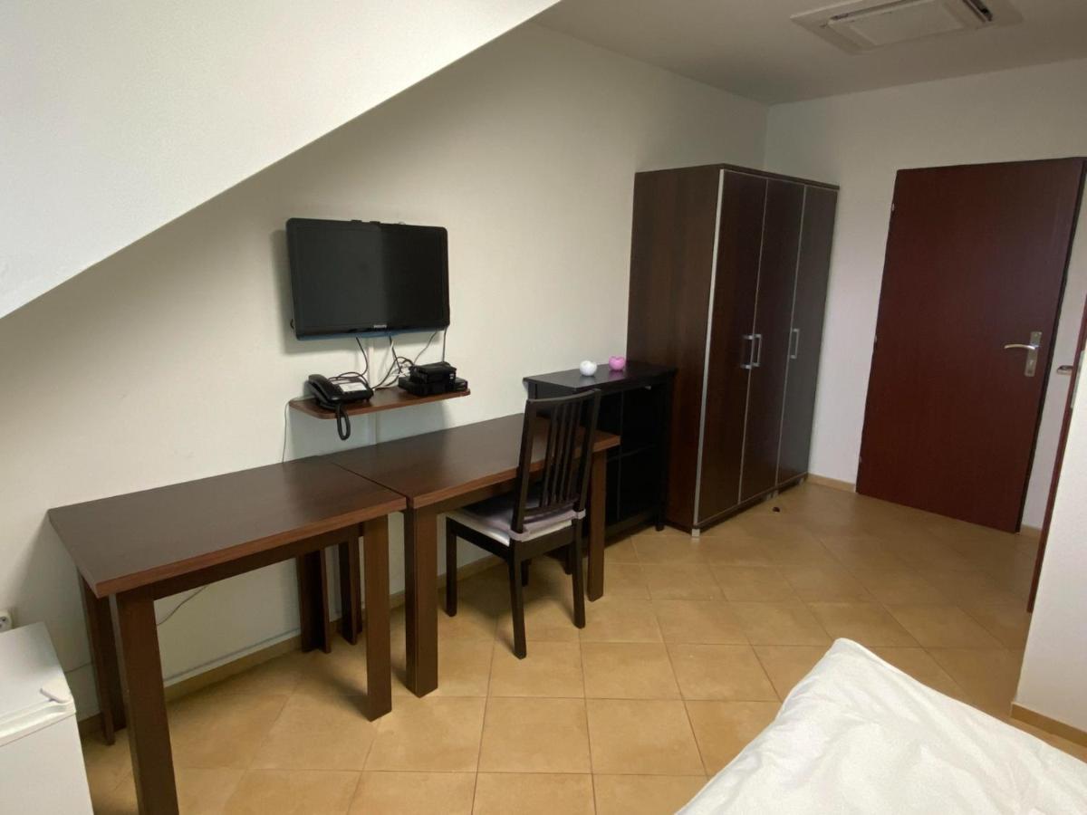 Hotel Pod Zelenou Český Těšín Buitenkant foto