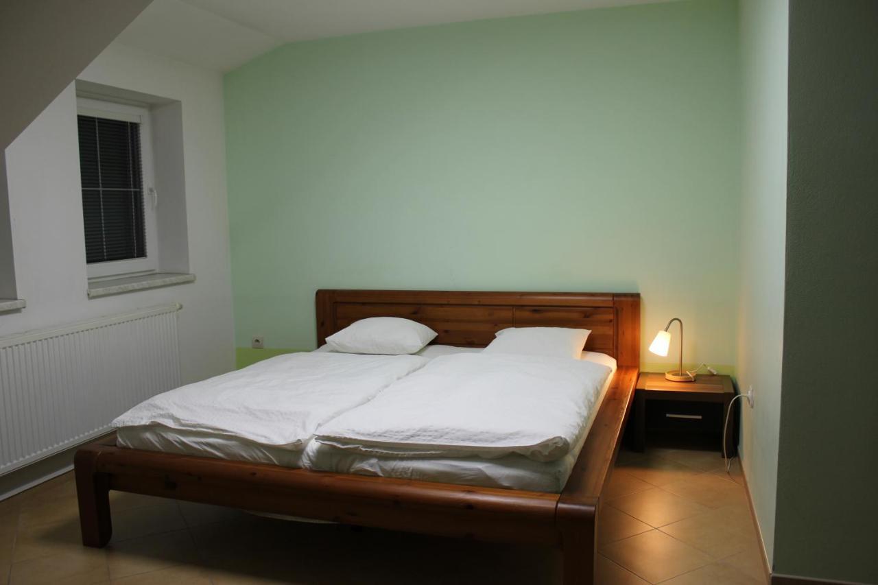 Hotel Pod Zelenou Český Těšín Buitenkant foto